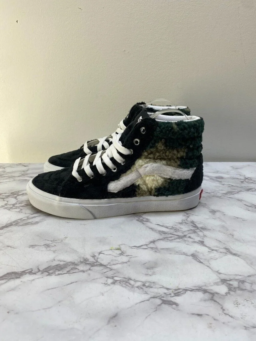 Van Off The Wall Men's Hi Sherpa Faux Fur High-Top Sneaker SZ 6